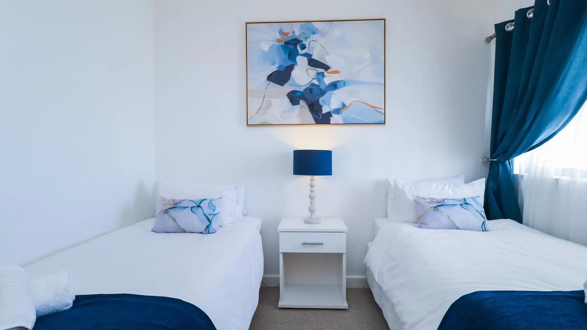 1401 Hibernian Towers Luxury Self Catering Apartment Strand Western Cape South Africa ケープタウン