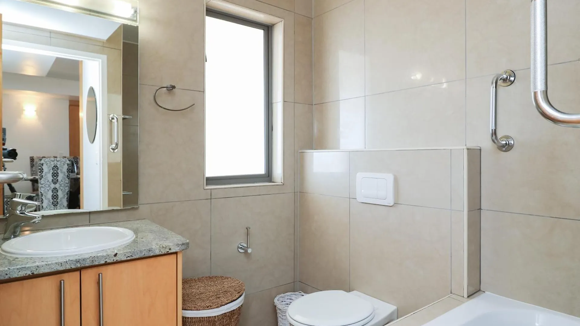1401 Hibernian Towers Luxury Self Catering Apartment Strand Western Cape South Africa ケープタウン 南アフリカ