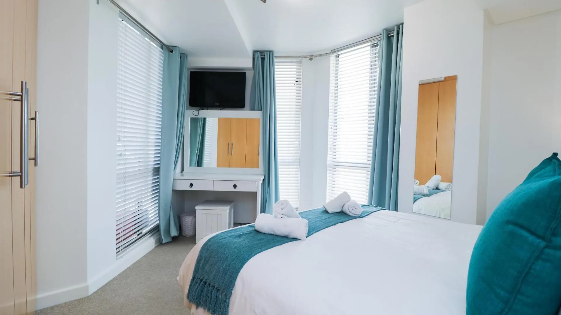 1401 Hibernian Towers Luxury Self Catering Apartment Strand Western Cape South Africa ケープタウン