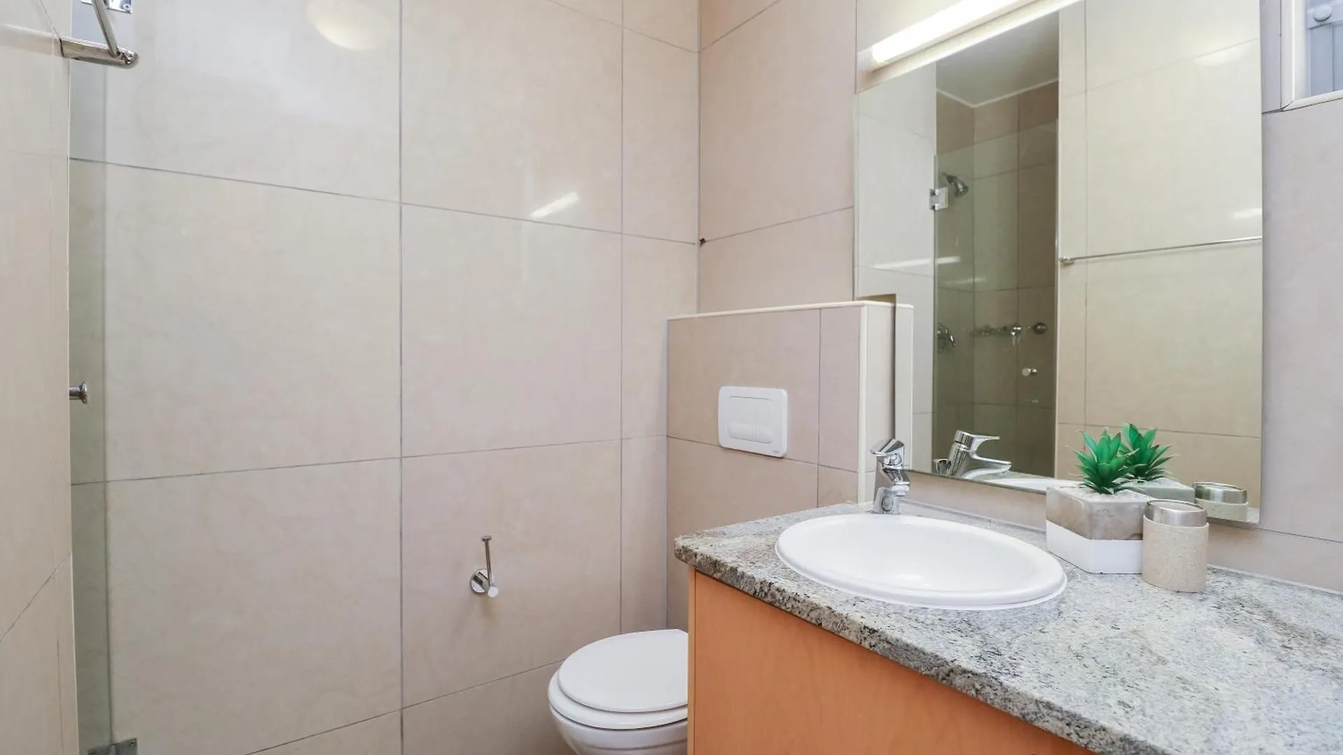 1401 Hibernian Towers Luxury Self Catering Apartment Strand Western Cape South Africa ケープタウン