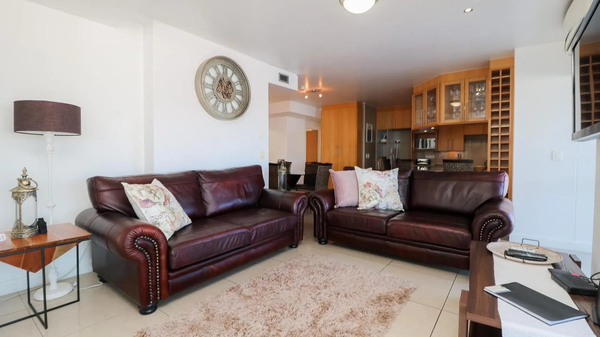 1401 Hibernian Towers Luxury Self Catering Apartment Strand Western Cape South Africa ケープタウン