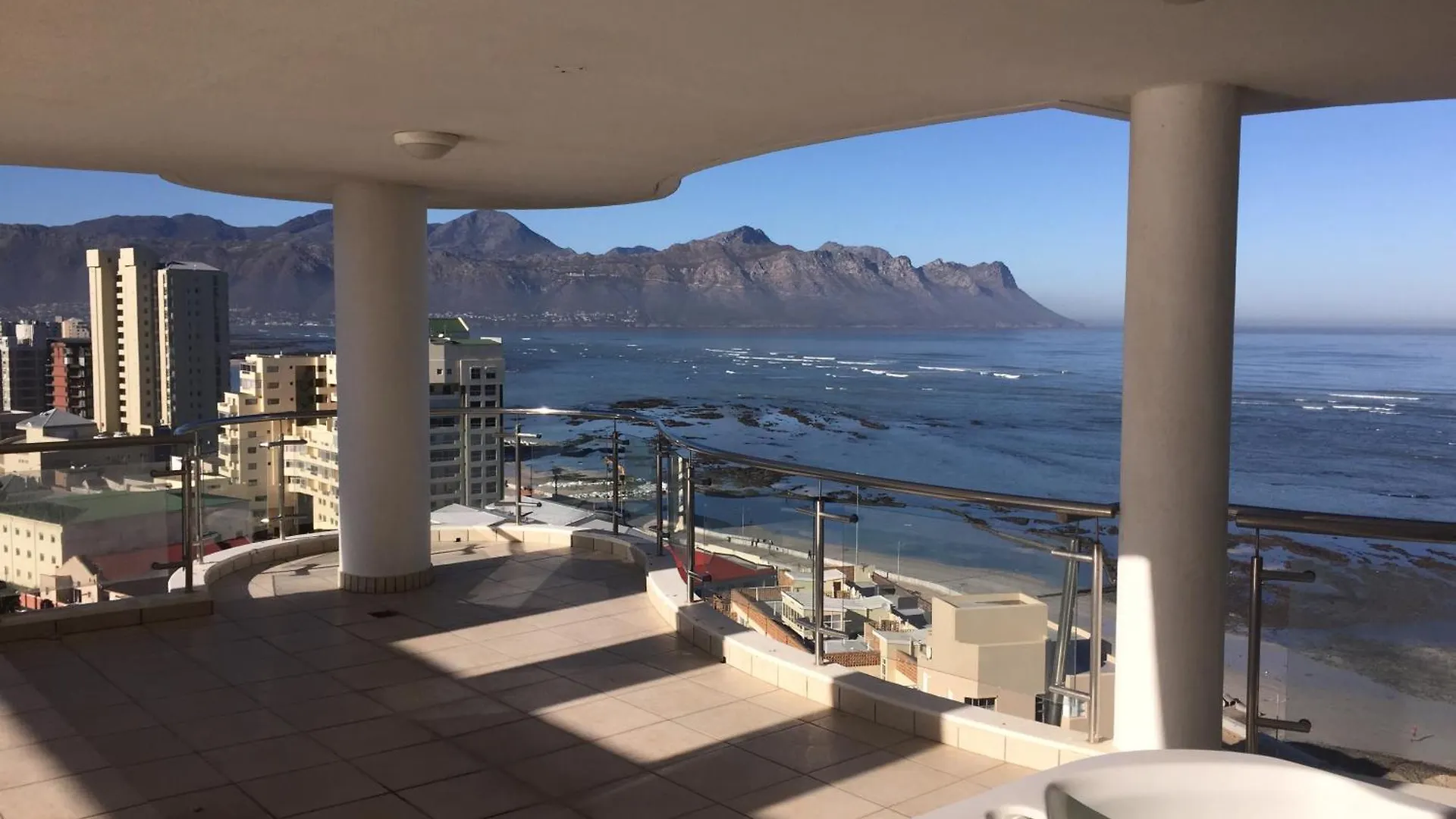 1401 Hibernian Towers Luxury Self Catering Apartment Strand Western Cape South Africa ケープタウン