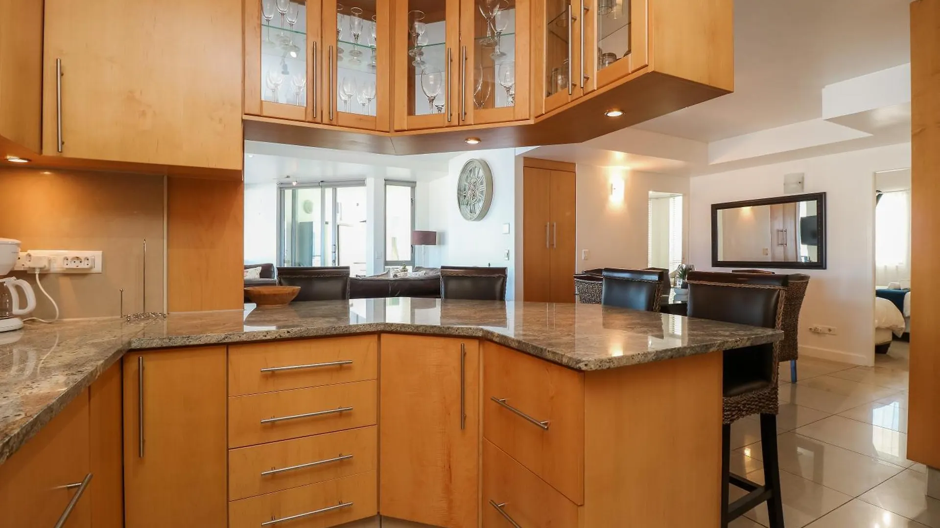 1401 Hibernian Towers Luxury Self Catering Apartment Strand Western Cape South Africa ケープタウン