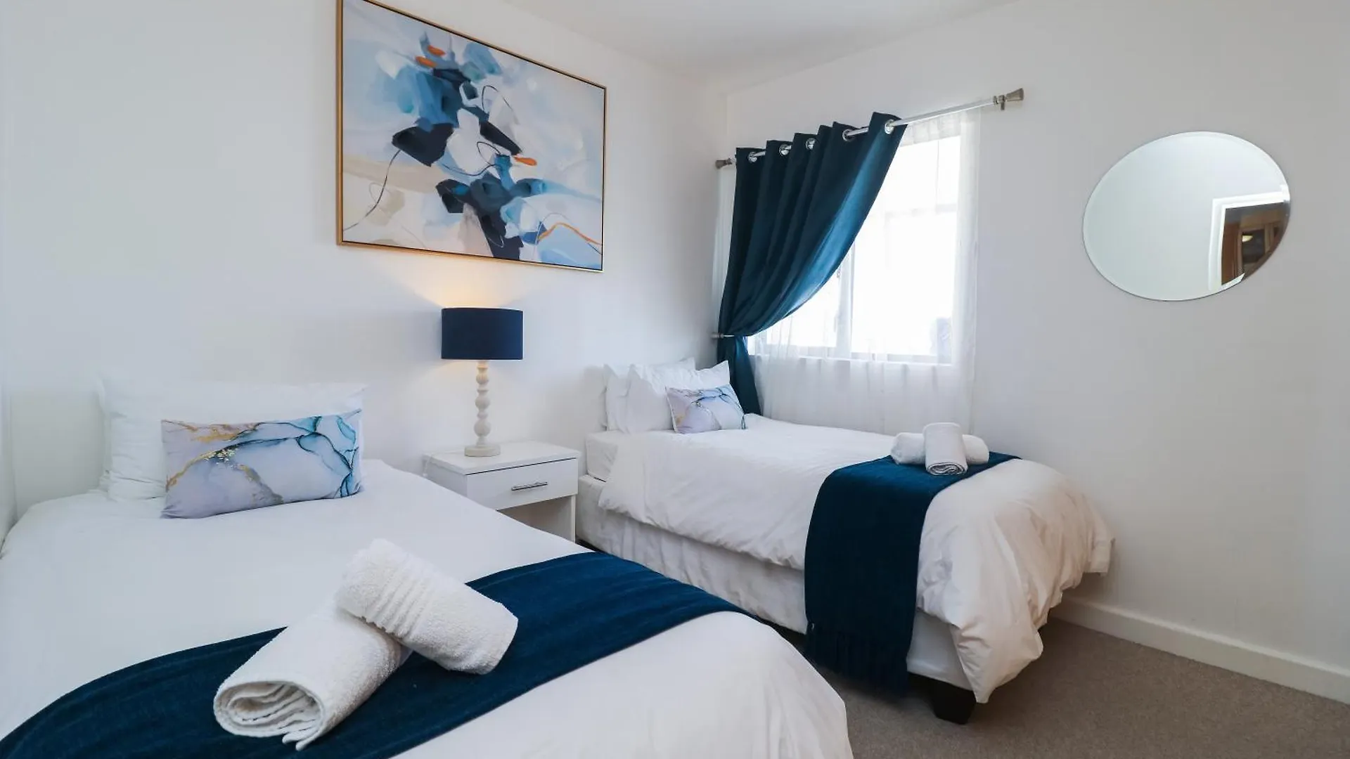 1401 Hibernian Towers Luxury Self Catering Apartment Strand Western Cape South Africa ケープタウン 0*,  南アフリカ