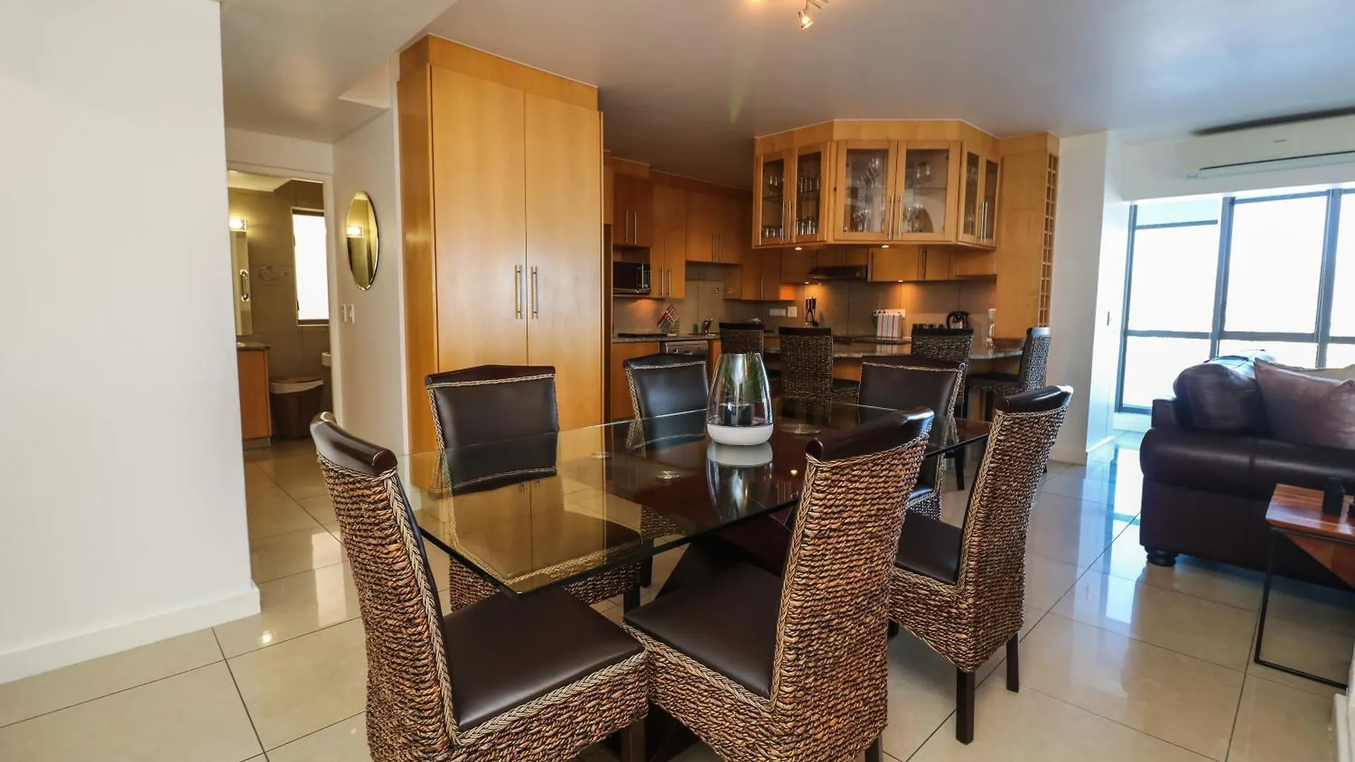 1401 Hibernian Towers Luxury Self Catering Apartment Strand Western Cape South Africa ケープタウン 南アフリカ