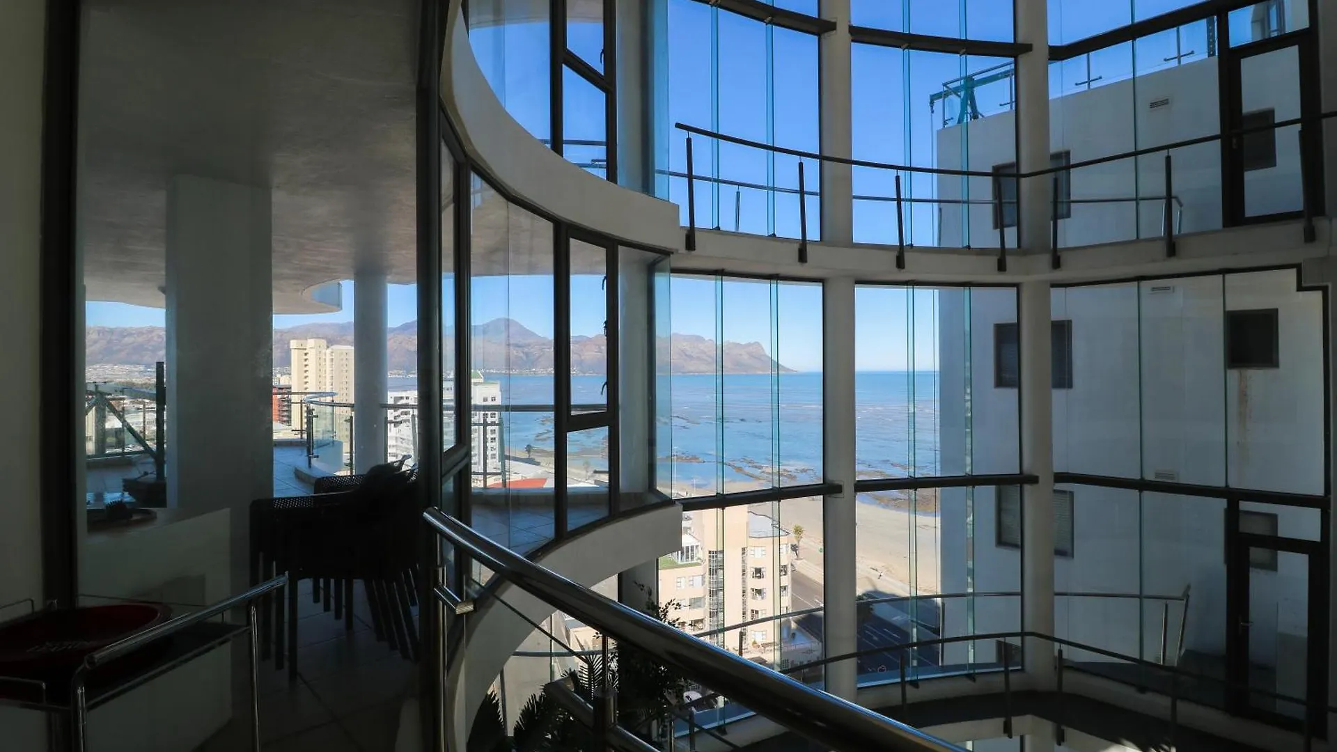 1401 Hibernian Towers Luxury Self Catering Apartment Strand Western Cape South Africa ケープタウン 0*,
